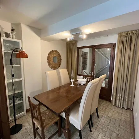 En Casa Cardil アパート グラウス